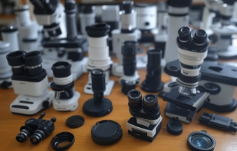 Descoperiți Lumea Nevăzută cu Accesoriile KASELVET